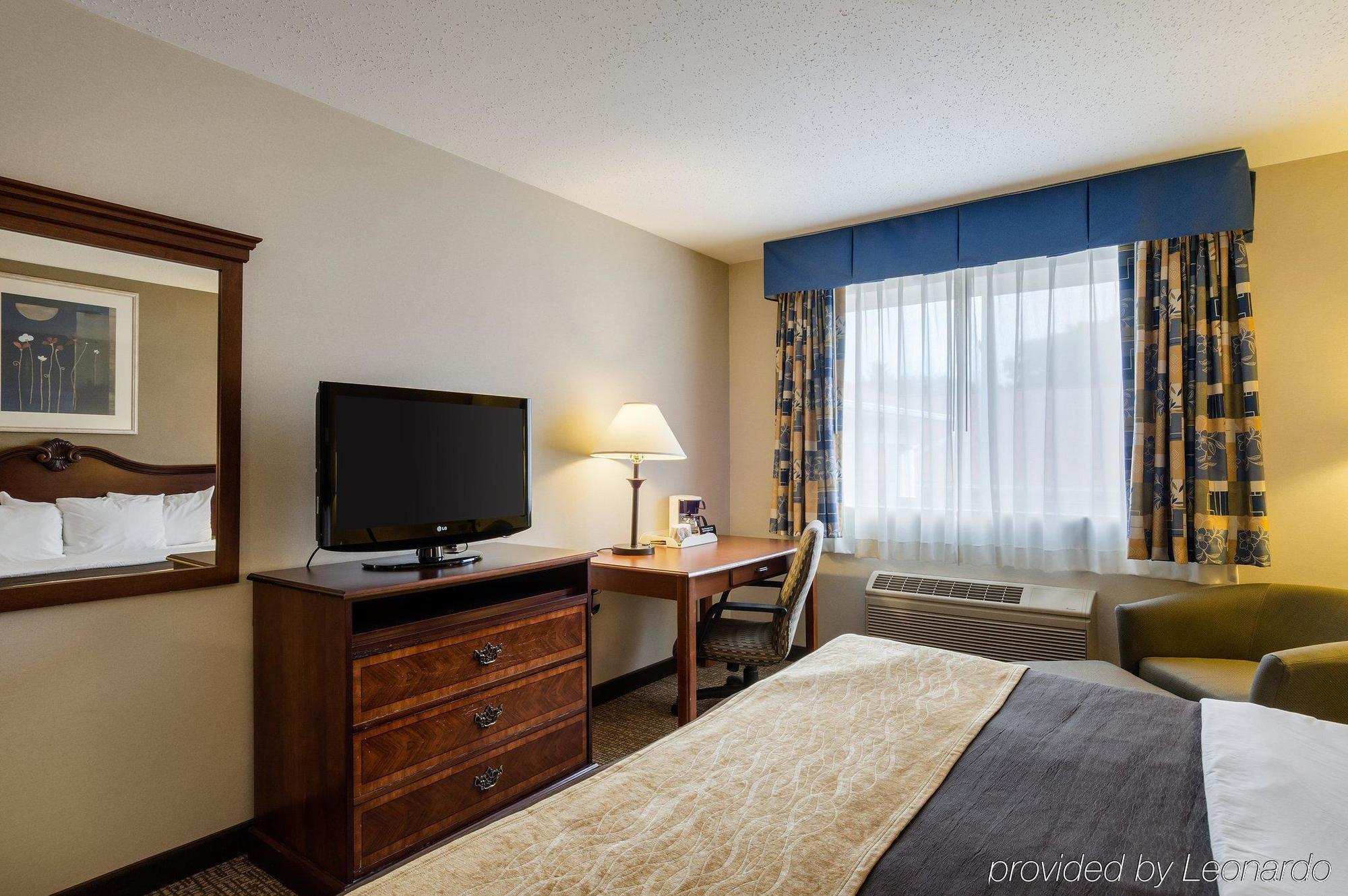 Towneplace Suites By Marriott Hadley Amherst Eksteriør billede