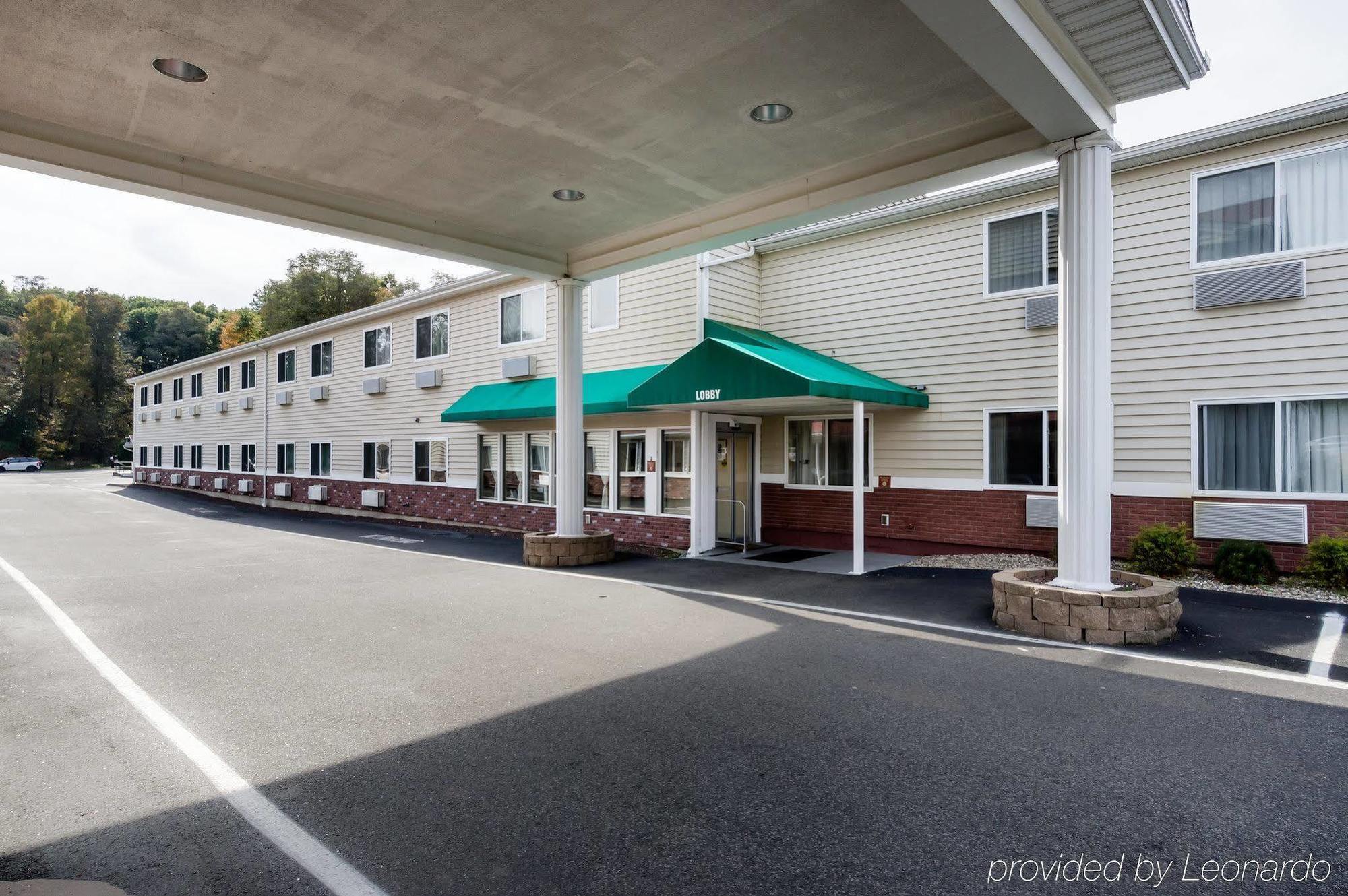 Towneplace Suites By Marriott Hadley Amherst Eksteriør billede