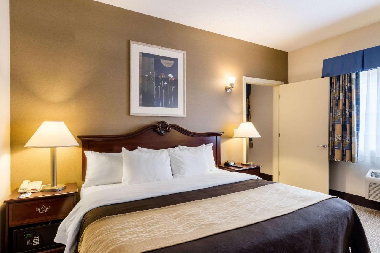 Towneplace Suites By Marriott Hadley Amherst Eksteriør billede