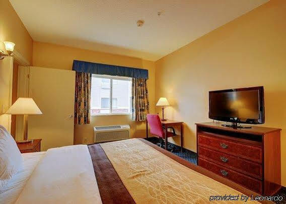 Towneplace Suites By Marriott Hadley Amherst Eksteriør billede